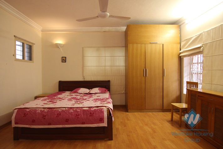Cheap 3 bedroom apartment for rent in Tay Ho, Hanoi